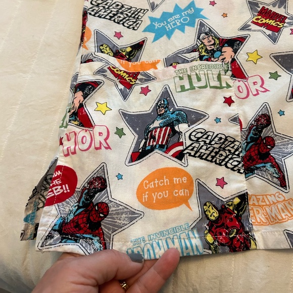 Marvel V-Neck Scrub Top, Thor, Spiderman, Hulk, Captain America Size XL - Picture 9 of 14